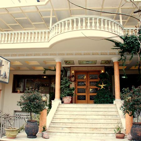 Hotel Pella يانيتسا المظهر الخارجي الصورة