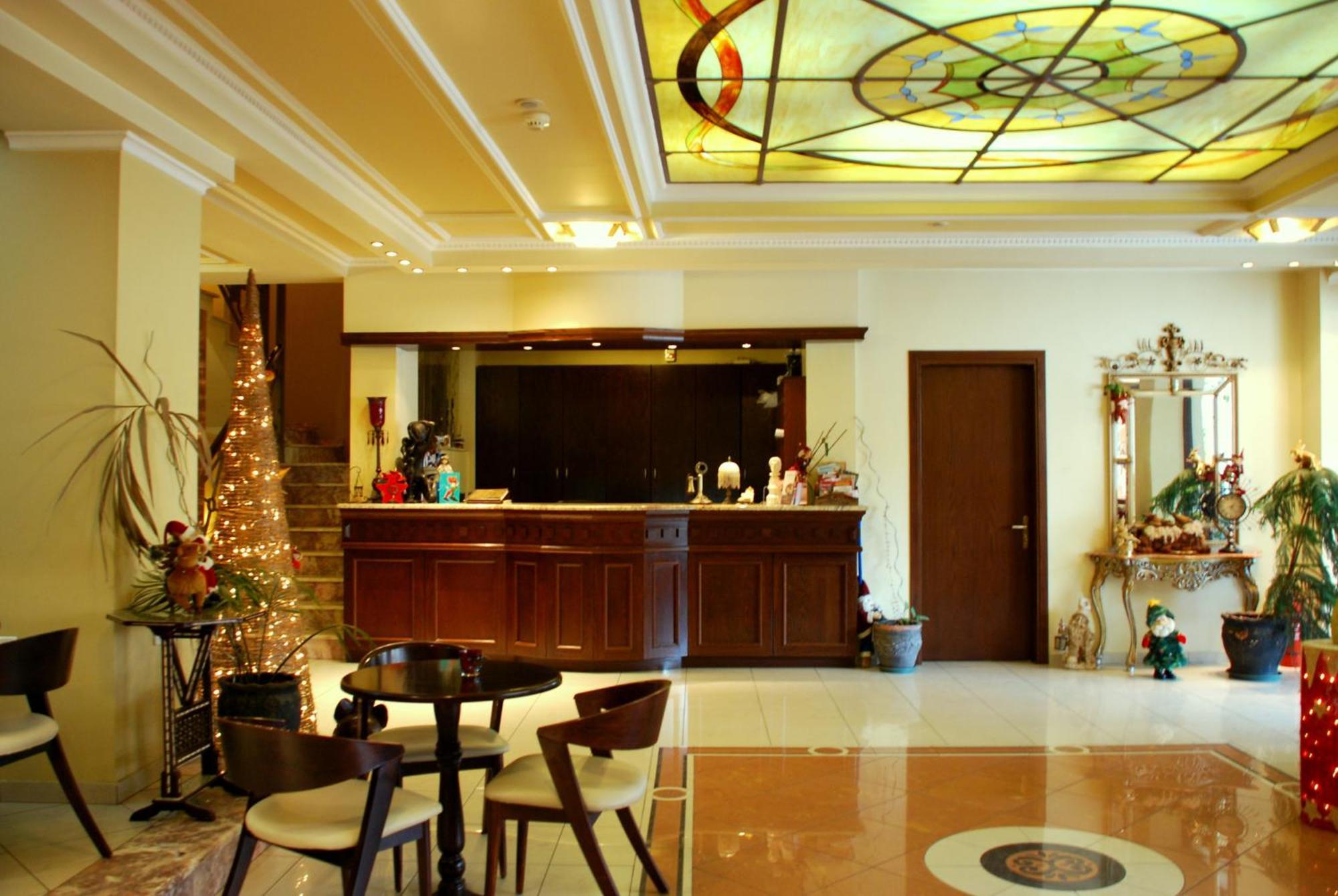 Hotel Pella يانيتسا المظهر الخارجي الصورة