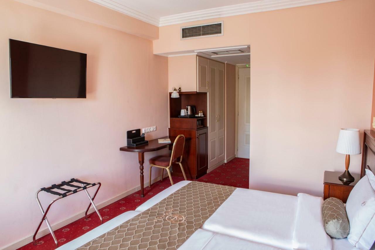 Hotel Pella يانيتسا المظهر الخارجي الصورة