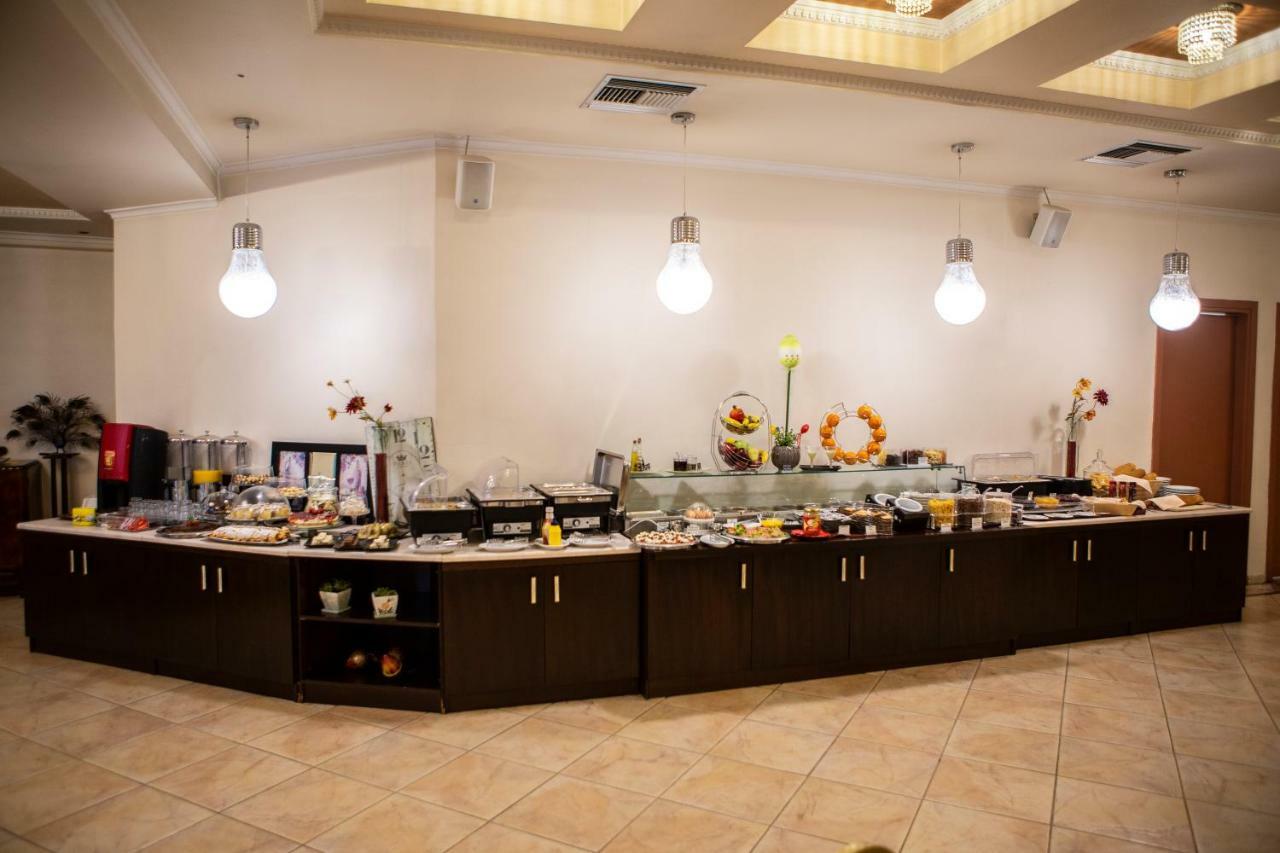 Hotel Pella يانيتسا المظهر الخارجي الصورة